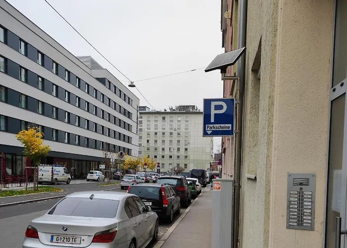 Service Direkt Neben Hauptbahnhof *